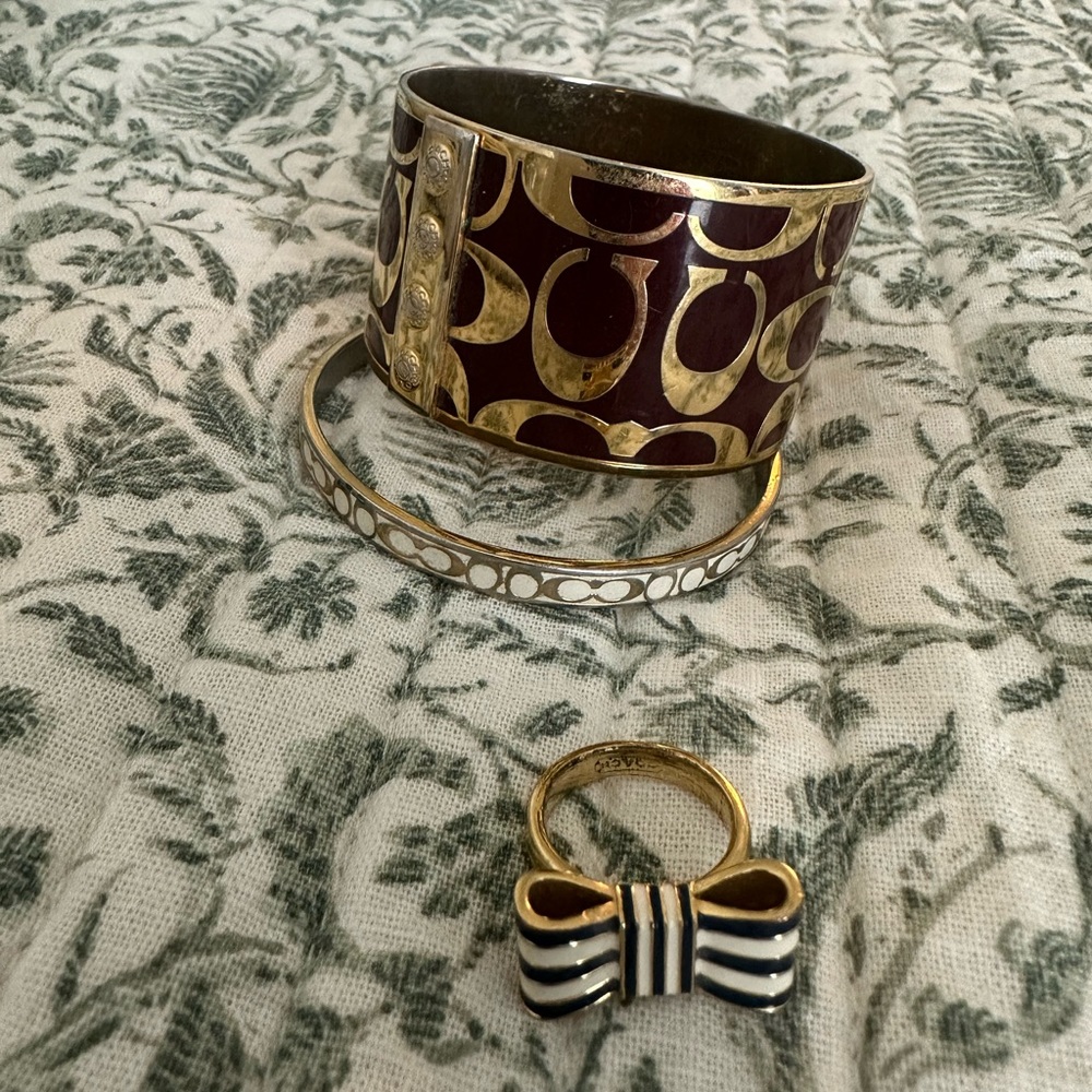Coach Logo Gold Jewelry Bangle Bracelet & Enamel Stripe Bow Ring Lot Size 6 CUTE